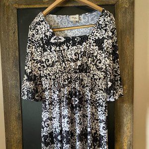 Beige by ECI Bell Sleeve Print Dress Sz. 4